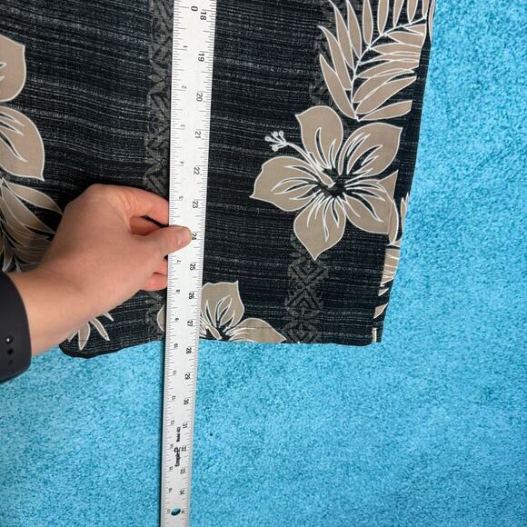 Extreme Gear Mens L Hawaiian Shirt Gray Tan Floral 100% Poly Made in Korea - Picture 4 of 14